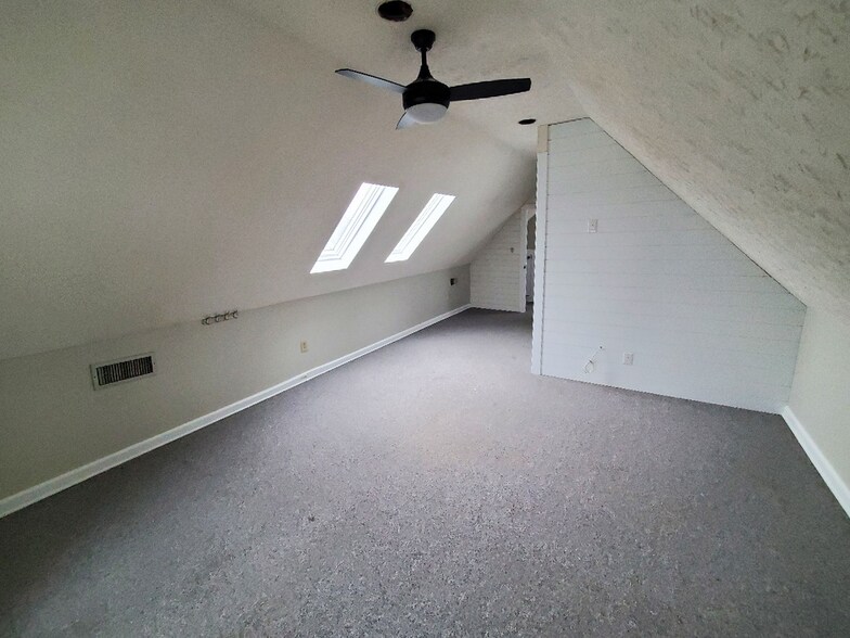 More Photos Of 1584-1586 S High St, Columbus Storefront Retail Residential For Sale