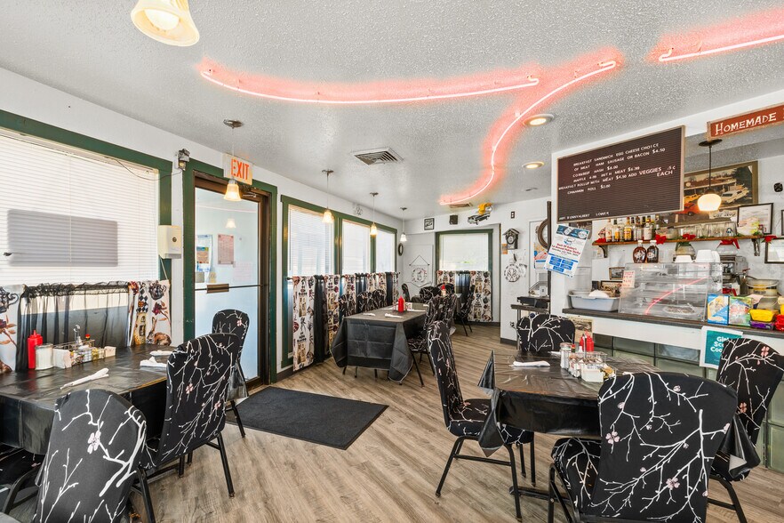More Photos Of 601 Main St, Junction City Restaurant For Sale