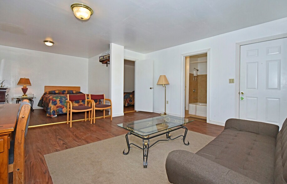 More Photos Of 54 Manitou Ave, Manitou Springs Hotel For Sale