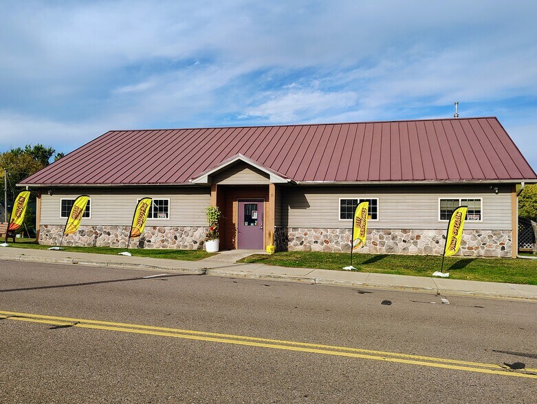 Primary Photo Of 71 N Grant St, Glidden Restaurant For Sale