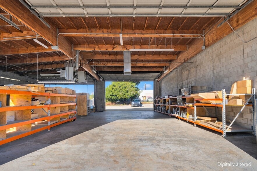 More Photos Of 15328 Bonanza Rd, Victorville Service For Sale