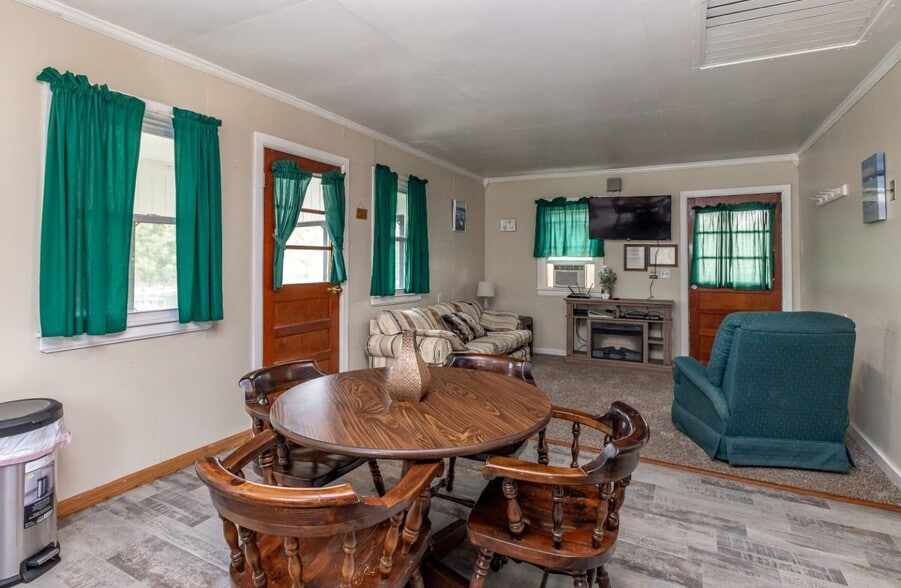 More Photos Of 940 Normans Camp Rd, Harrodsburg Marina For Sale