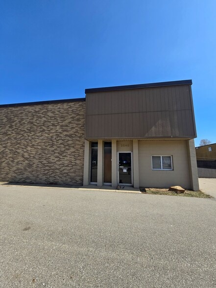 Primary Photo Of 3540 Jefferson Ave SE, Grand Rapids Warehouse For Lease