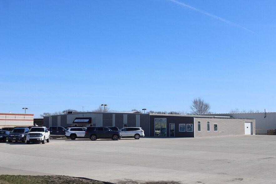 More Photos Of 1607 Lake Ave, Storm Lake Medical For Sale
