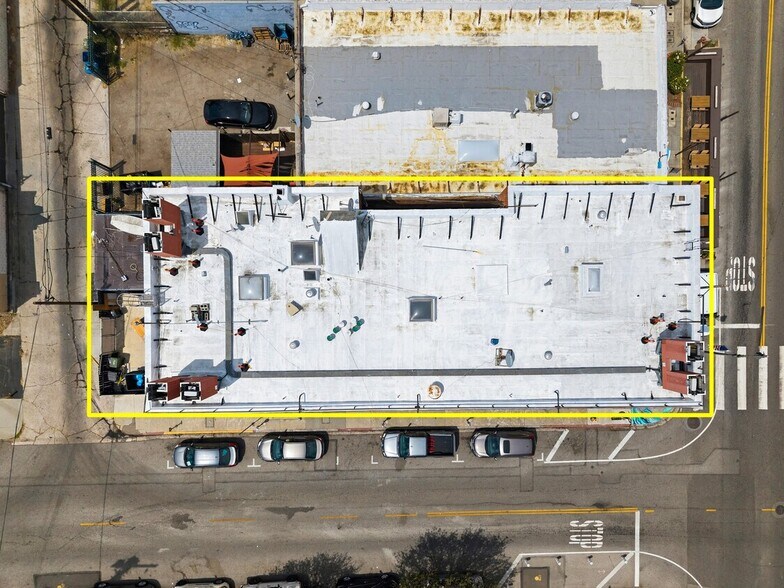 More Photos Of 709 S Centre St, San Pedro Storefront Retail Residential For Sale