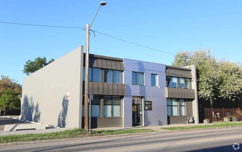 More Photos Of 1909 10th Ave SW, Calgary Office For Sale