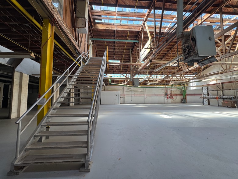 More Photos Of 75 Williams Ave, San Francisco Warehouse For Sale