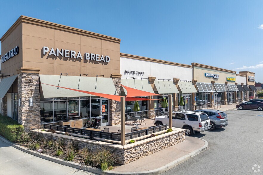 More Photos Of 1620 E 1st St, Beaumont General Retail For Sale