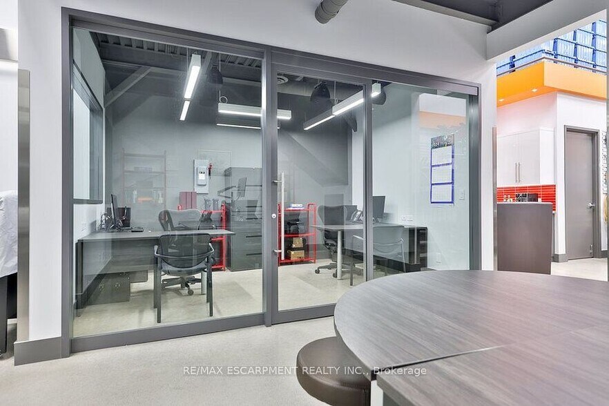 More Photos Of 1225 Queensway E, Mississauga Industrial For Sale