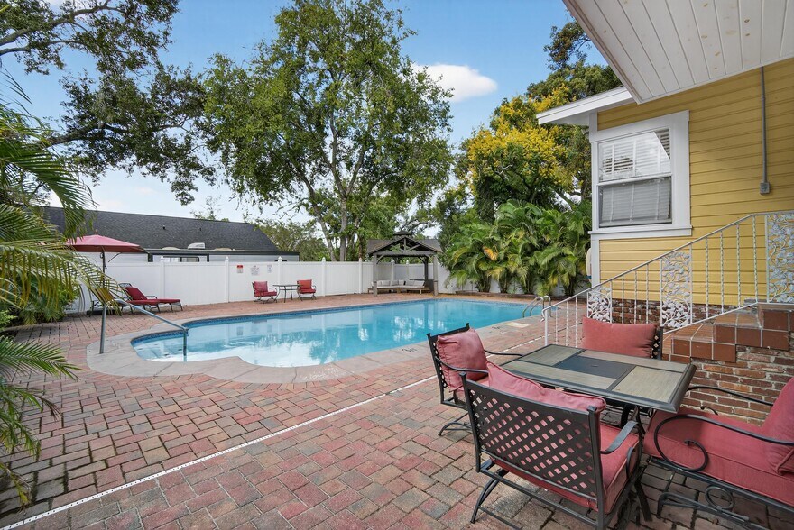 More Photos Of 805 N Wheeler St, Plant City Hospitality For Sale