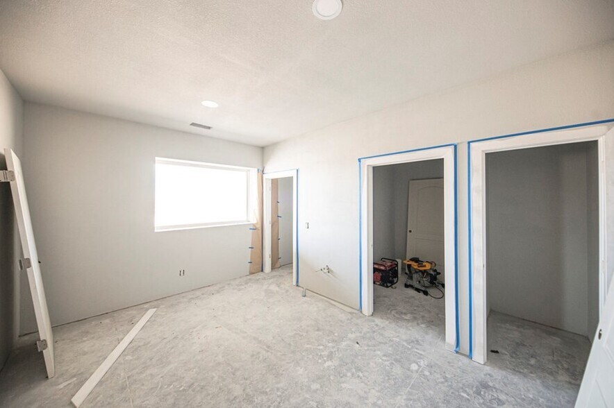 More Photos Of 14050 W Silver Fox Trl, Odessa Warehouse For Lease