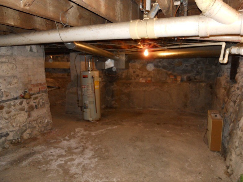 More Photos Of 115 S Main St, Vassar Office Residential For Lease