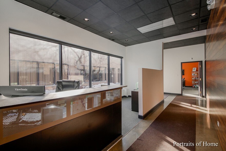 More Photos Of 220-320 Howard Ave, Des Plaines Light Distribution For Sale