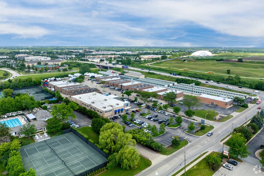 More Photos Of 1510 Paddock Dr, Northbrook Warehouse For Lease