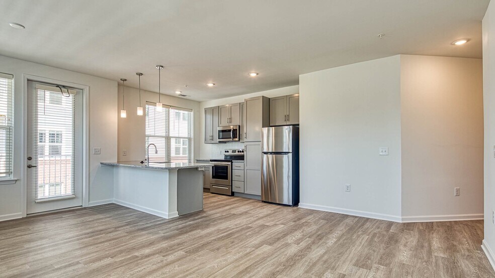 More Photos Of 5401 Commonwealth Centre Pky, Midlothian Apartments For Sale