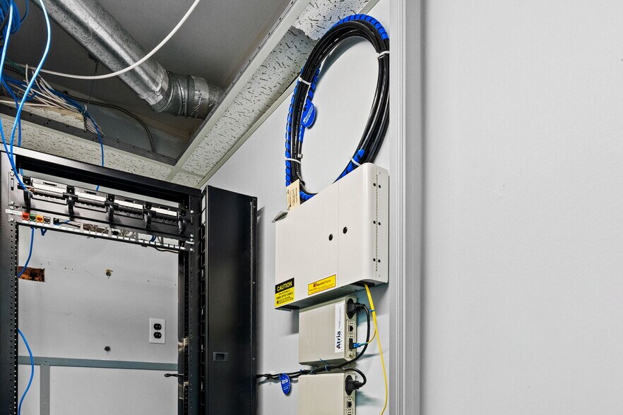 More Photos Of 457 Main St E, Winchester Medical For Sale