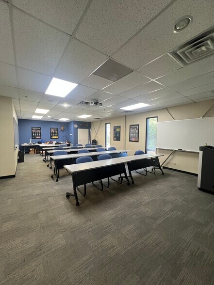 More Photos Of 155 Woolco Dr, Marietta Warehouse For Lease