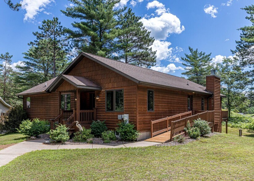 More Photos Of 7076 Semrau Trail, Hazelhurst Storefront Retail Office For Sale