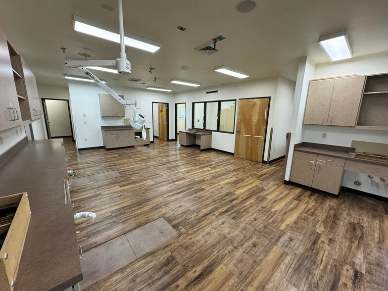 More Photos Of 6224 W State St, Boise Veterinarian Kennel For Sale