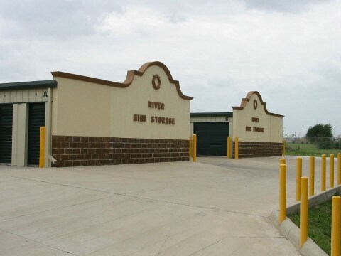 More Photos Of 36 Sam Pearl Blvd, Brownsville Self Storage For Sale