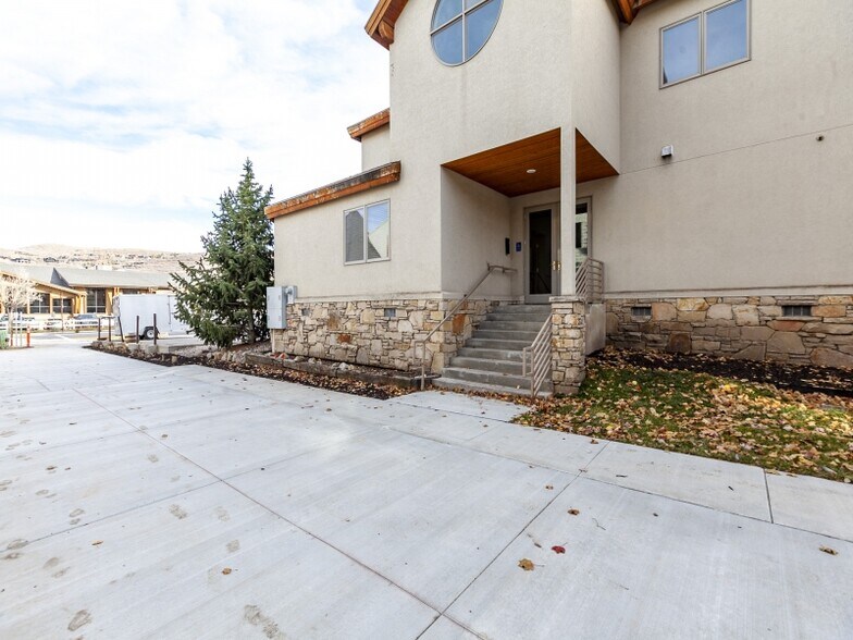 More Photos Of 2064 Prospector Ave, Park City Medical For Lease