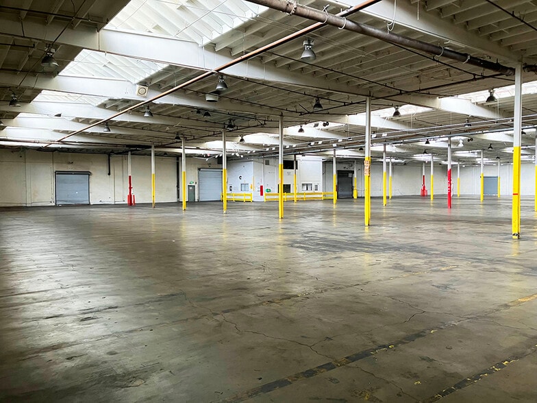 More Photos Of 4615 Alcoa Ave, Vernon Manufacturing For Lease