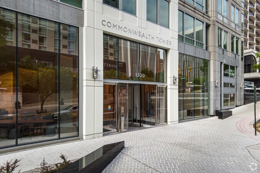 More Photos Of 1300 Wilson Blvd, Arlington Office For Lease