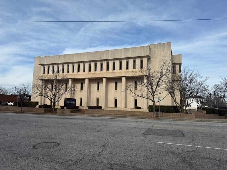 More Photos Of 380 E Main St, Spartanburg Bank For Lease
