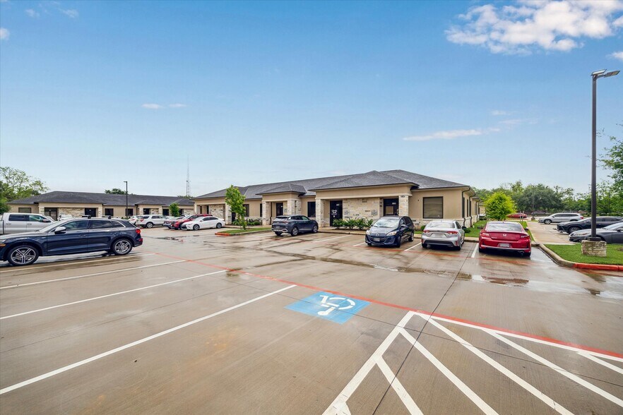 More Photos Of 4220 Cartwright Rd, Missouri City Medical For Lease