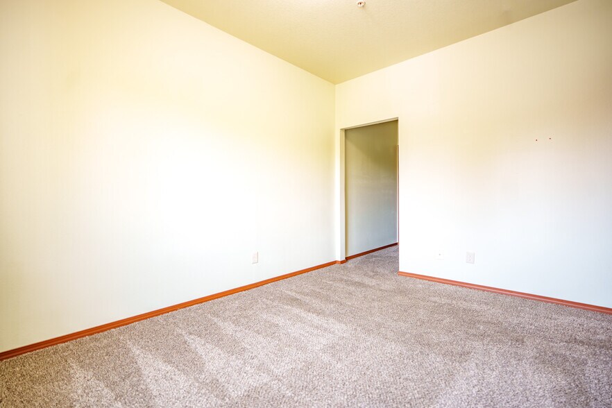 More Photos Of 12231 SE Bush St, Portland Apartments For Sale
