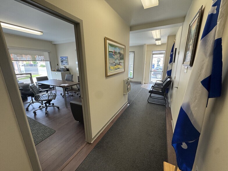 More Photos Of 343 Av Saint-Laurent, Louiseville Office Residential For Lease