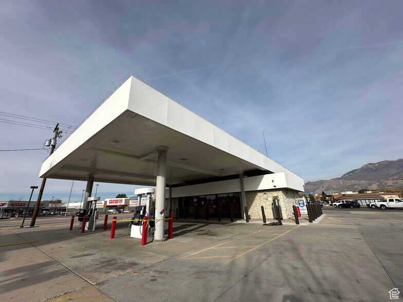 More Photos Of 1055 W Riverdale Rd, Riverdale General Retail For Sale