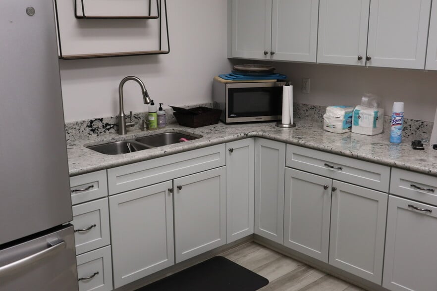 More Photos Of 2344 Centerville Rd, Tallahassee Medical For Lease