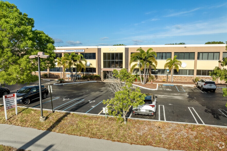 More Photos Of 200 Knuth Rd, Boynton Beach Medical For Lease