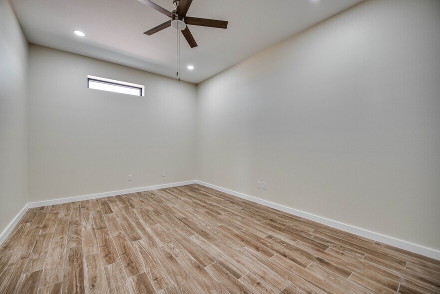 More Photos Of 1712 FM 1788, Midland Warehouse For Lease