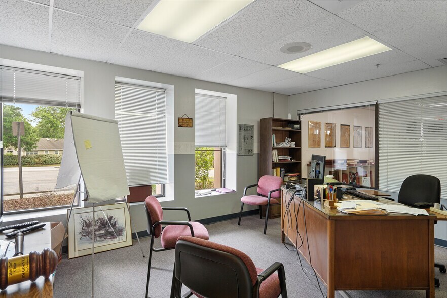 More Photos Of 1624 N Meadowcrest Blvd, Crystal River Manufacturing For Lease