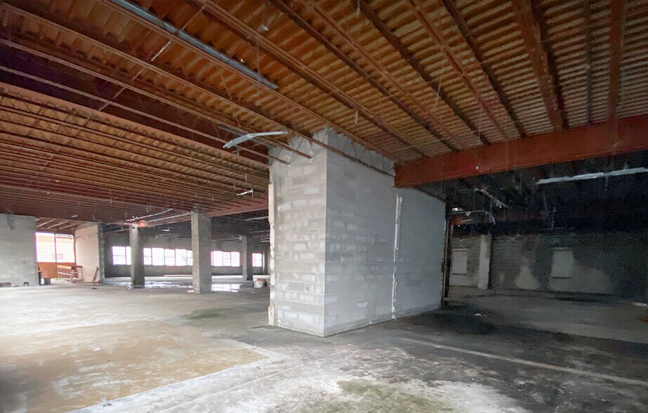 More Photos Of 1102 37th Ave, Long Island City Warehouse For Sale