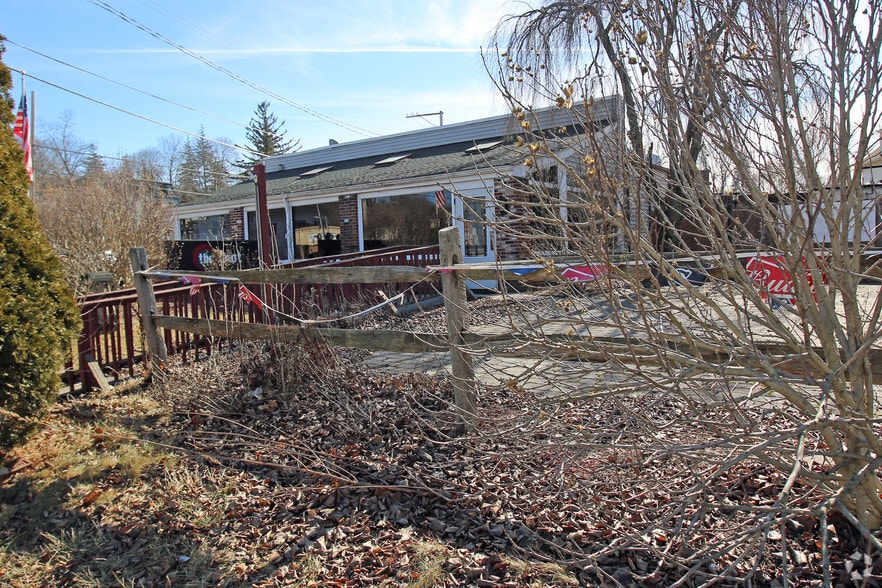 More Photos Of 1-3 Front St, Bethel Bar For Sale