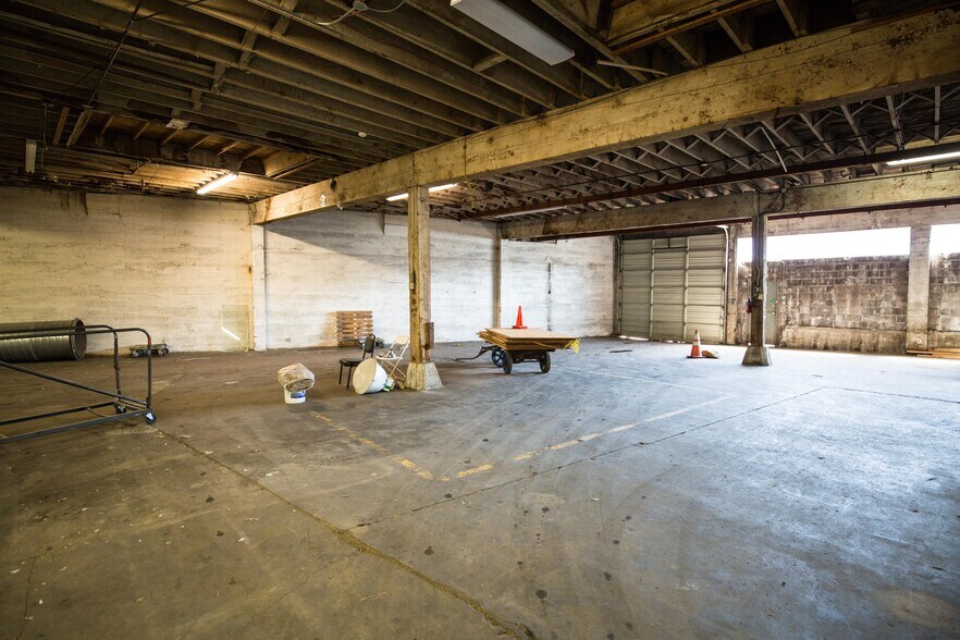 More Photos Of 2200 N Interstate Ave, Portland Warehouse For Lease