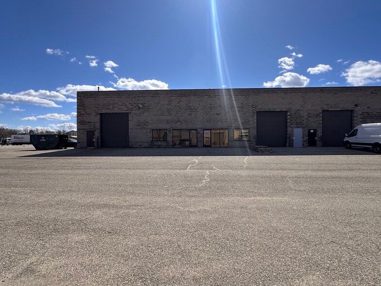 More Photos Of 3408 Busch Dr SW, Grandville Manufacturing For Sale