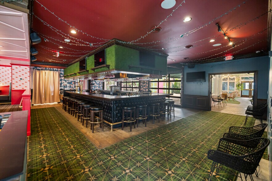 More Photos Of 2501 & 2519 Marshall St NE, Minneapolis Restaurant For Sale