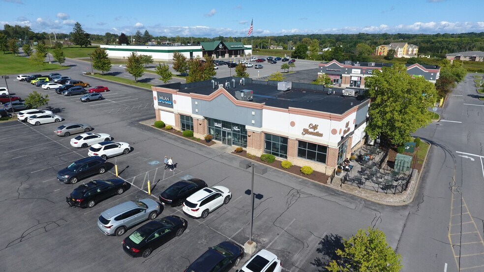 More Photos Of 8617-8647 Clinton St, New Hartford Department Store For Lease