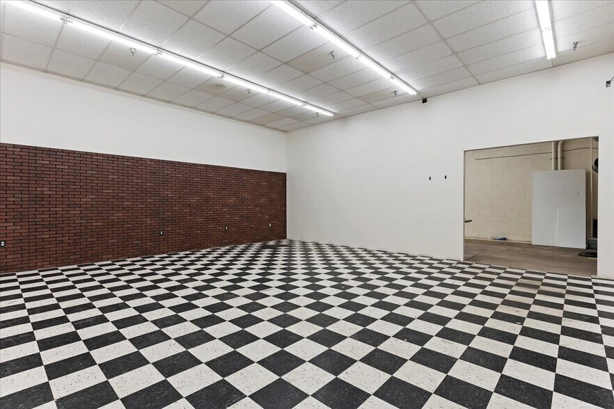 More Photos Of 3225 Washington Blvd, Ogden Storefront For Sale