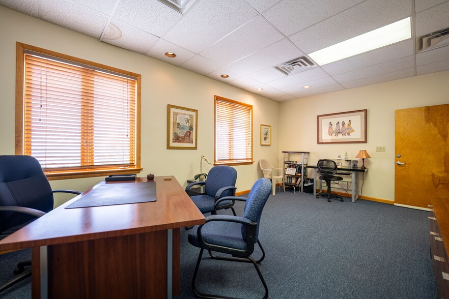 More Photos Of 3519 Bigelow Blvd, Pittsburgh Office For Sale