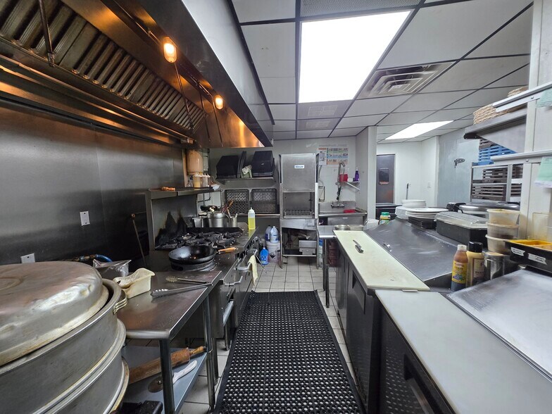 More Photos Of 406 W Abram St, Arlington Restaurant For Sale