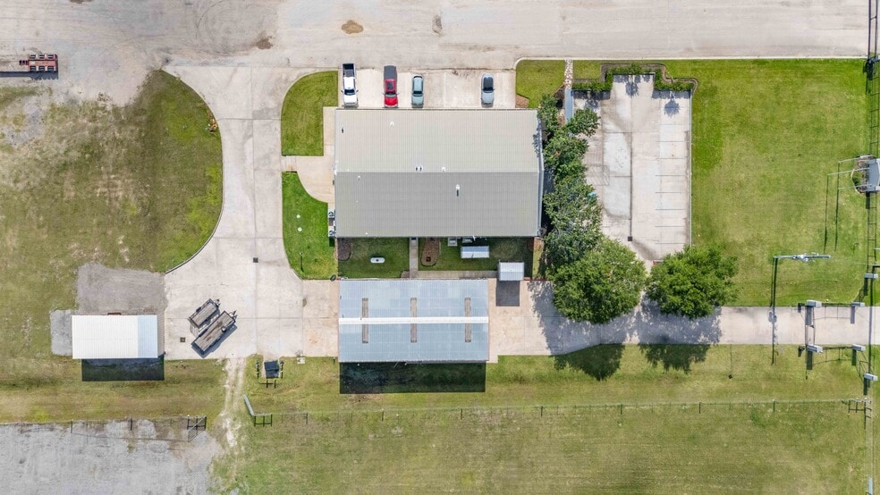 More Photos Of 820 Old Atascocita Rd, Huffman Distribution For Sale