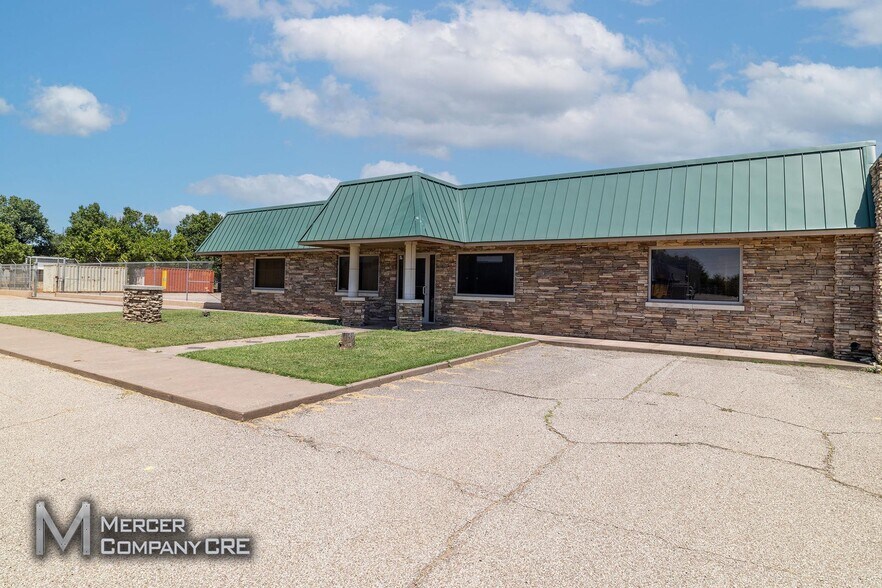 More Photos Of 1312 S Walker Ave, Oklahoma City Light Manufacturing For Sale