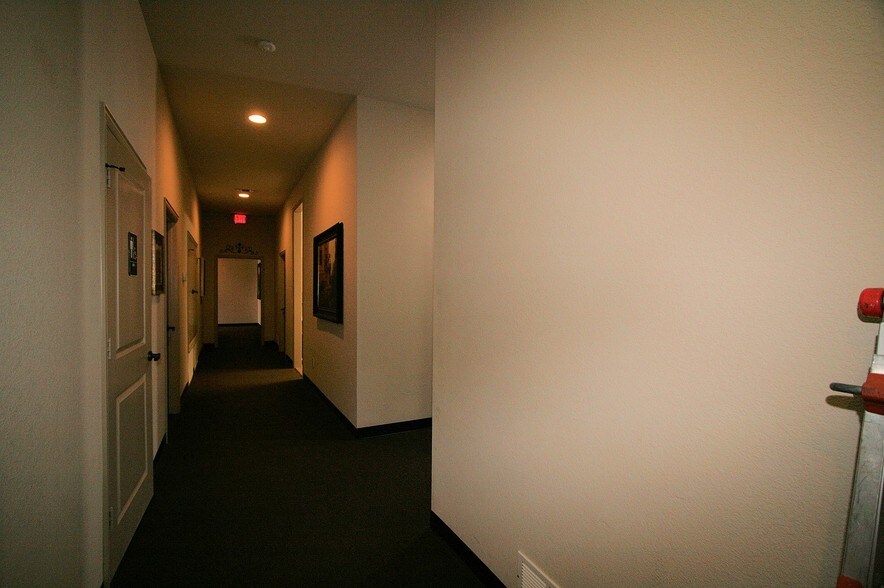 More Photos Of 200 S 14th St, Midlothian Medical For Sale