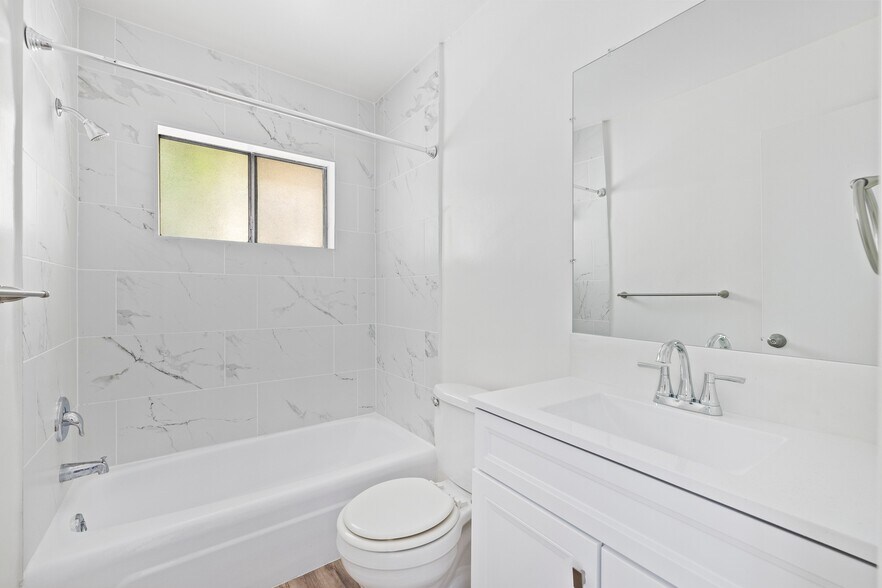 More Photos Of 1301 N Mansfield Ave, Los Angeles Apartments For Sale