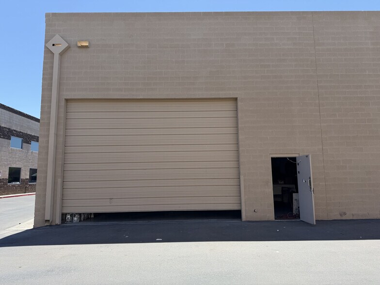 More Photos Of 2010 W Parkside Ln, Phoenix Light Distribution For Sale
